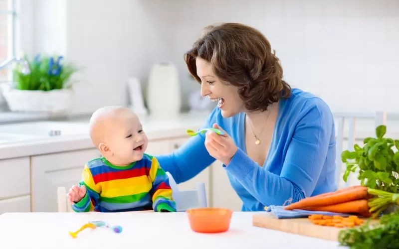 A Nervous Parent’s Guide to Starting Your Baby on Solid Foods