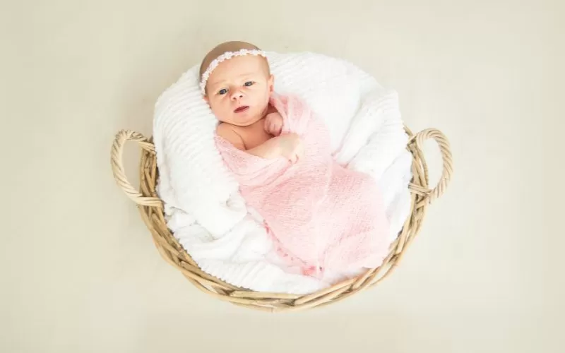 How to Dress a Newborn According to the Seasons 
