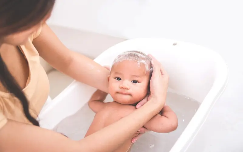 Baby Bath Basics: A Parent’s Guide to Safe Bathing