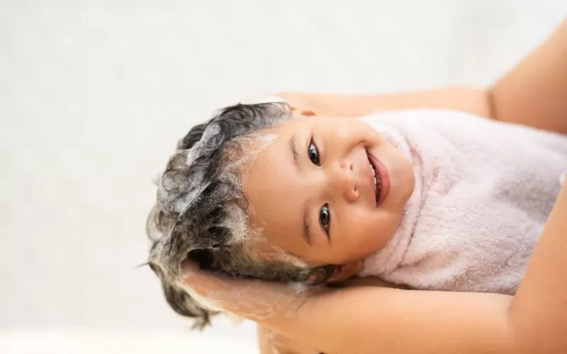 Baby Bath Essentials: 8 Tips for Choosing a Perfect Shampoo