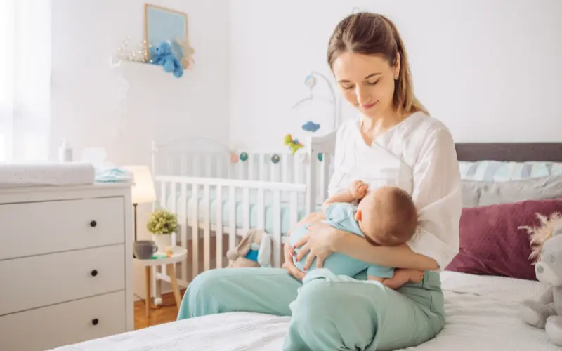 Breastfeeding Your Newborn: What to Expect in the First Week