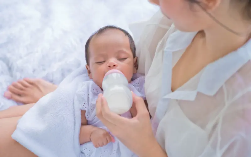 Does Giving Your Baby a Bottle Cause Nipple Confusion?