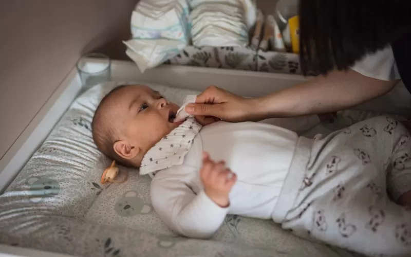 How to Relieve Your Baby Teething Pain Safely with Cold Compresses