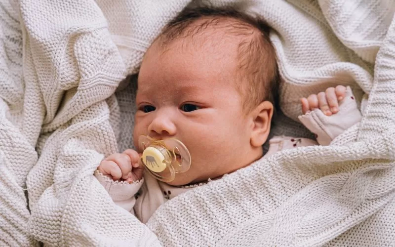 Pros and Cons of Using a Pacifier
