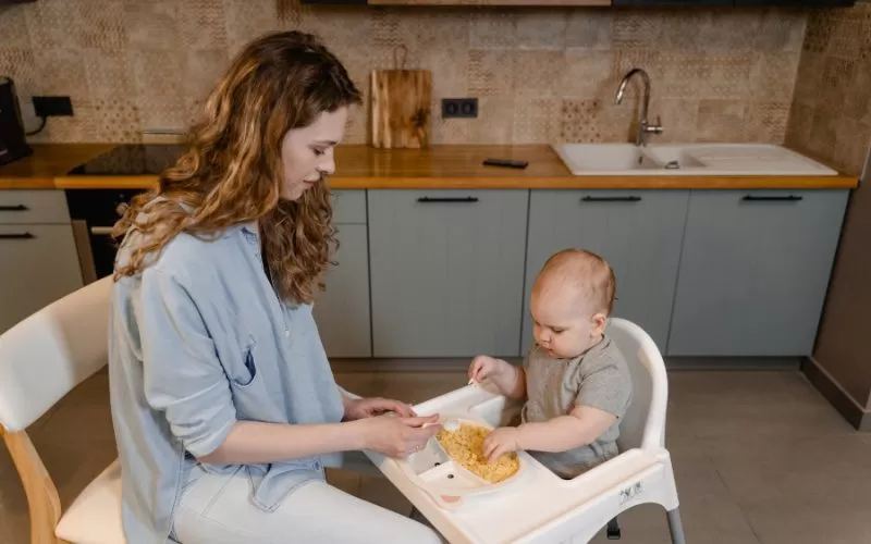When and How to Introduce Solid Foods: A Recap